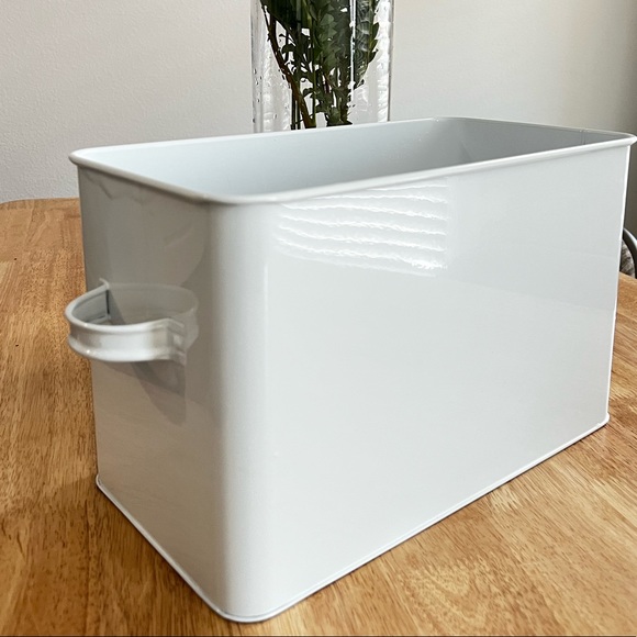 Farmhouse Metal Bread Box Medium - Picture 3 of 4